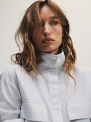 לבן עם פסים - The Set Utility Shirt - תמונה 8 מתוך 9
