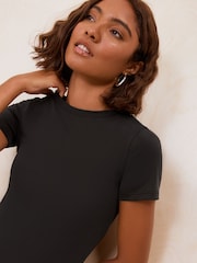 Friends Like These Studio Soft Modal Short Sleeve Yoga T-Shirt - Imagen 3 de 4