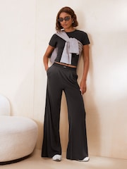 Friends Like These Studio Soft Modal Pleat Wide Leg Yoga Trousers - Imagen 1 de 5