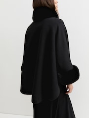 Emme by Marella Amici Fur Cape Poncho - Bild 2 von 6