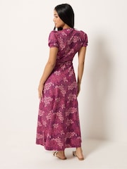 فستان ماكسي ملفوف للأحجام الصغيرة من M&Co - Image 3 of 5