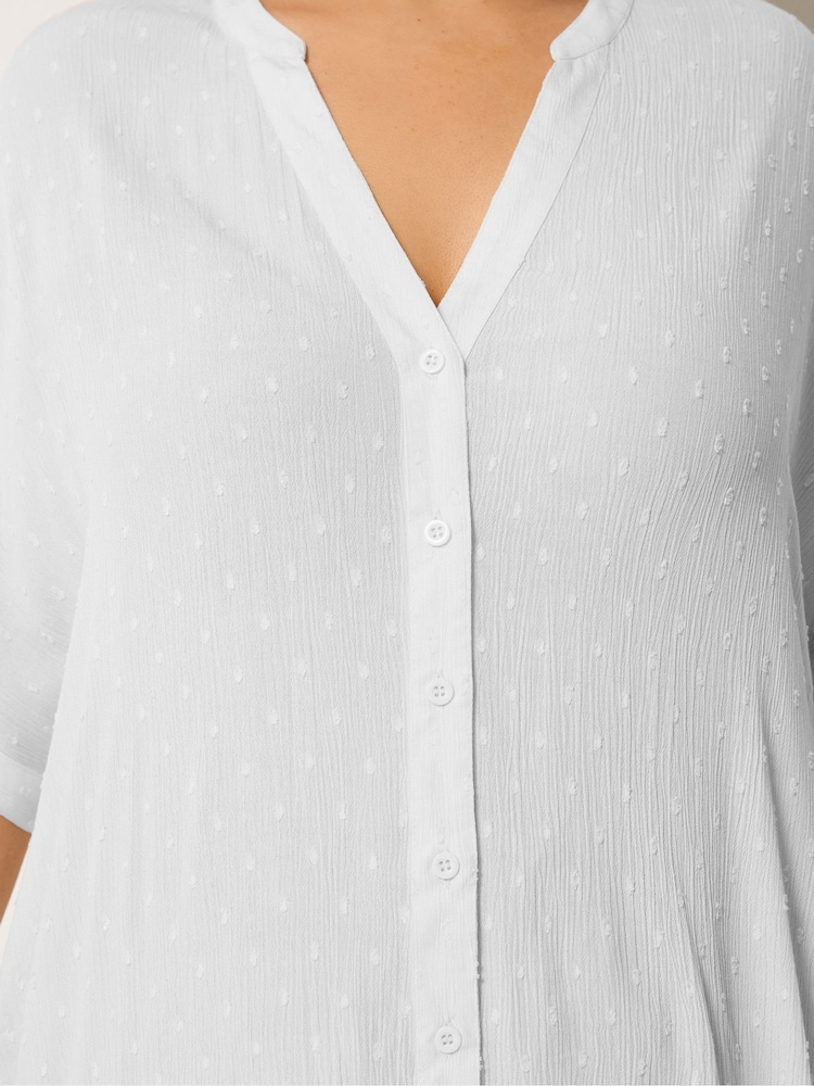 Yours Curve Cream Swiss Dot Crinkle Notchneck Blouse - Image 4 of 4