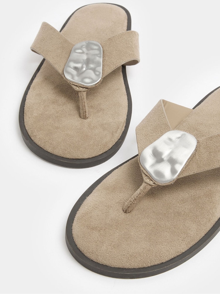 Yours Curve Natural EEE Extra-Wide Fit Hammered Disk Sandals - Image 5 of 5