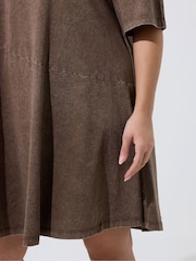 Yours Curve Brown Limited Acid Wash Dress - Image 4 of 5