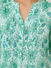 Yours Curve Green Paisley Pintuck Blouse - Image 4 of 5
