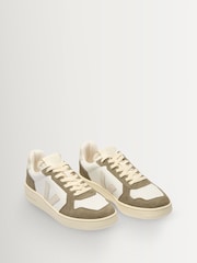Veja White V-82 Trainers - Image 2 of 3