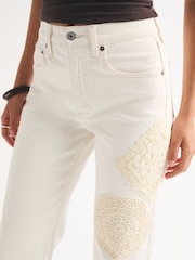 Abercrombie & Fitch Cream Crochet Belt 90s Relaxed Jeans - Image 5 of 8