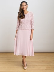 فستان متوسط الطول بصدرية دانتيل وتنورة شيفون Rona من Gina Bacconi - Image 1 of 5