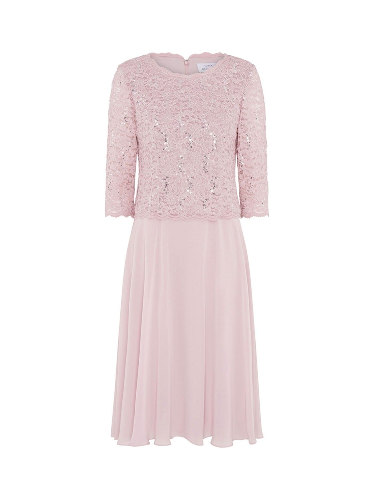 فستان متوسط الطول بصدرية دانتيل وتنورة شيفون Rona من Gina Bacconi - Image 5 of 5 فستان متوسط الطول بصدرية دانتيل وتنورة شيفون Rona من Gina Bacconi - Image 5 of 5