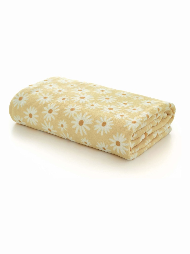Deyongs Daisy Cosy Touch Comfort Throw - Image 5 of 5 Deyongs Daisy Cosy Touch Comfort Throw - Image 5 of 5