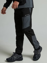أسود - Monterrain Junior Deflect 2.0 Woven Running Joggers - صورة 1 من 5
