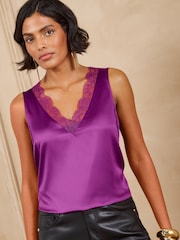 Lyserød - Love & Roses Satin Vest med V-hals og blondekant foran - Billede 1 af 4