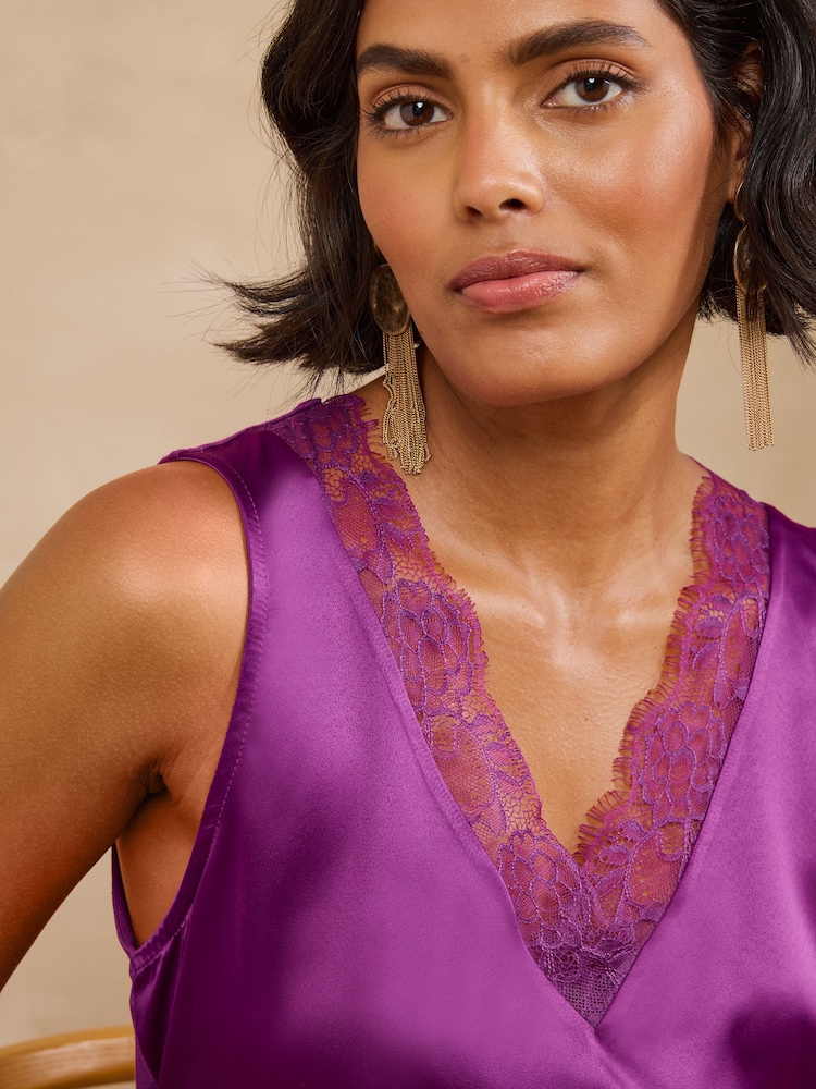 Lyserød - Love & Roses Satin Vest med V-hals og blondekant foran - Billede 2 af 4