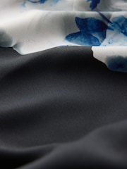 Imprimé fleuri Elegance Noir - CERENE Slip dress en Satin avec cape transparente amovible - Image 11 de 12