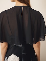 Imprimé fleuri Elegance Noir - CERENE Slip dress en Satin avec cape transparente amovible - Image 4 de 12