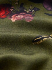 Zeleni veličanstveni cvetni print - CERENE Satin Slip Dress With Detachable Sheer Cape - Slika 13 od 13