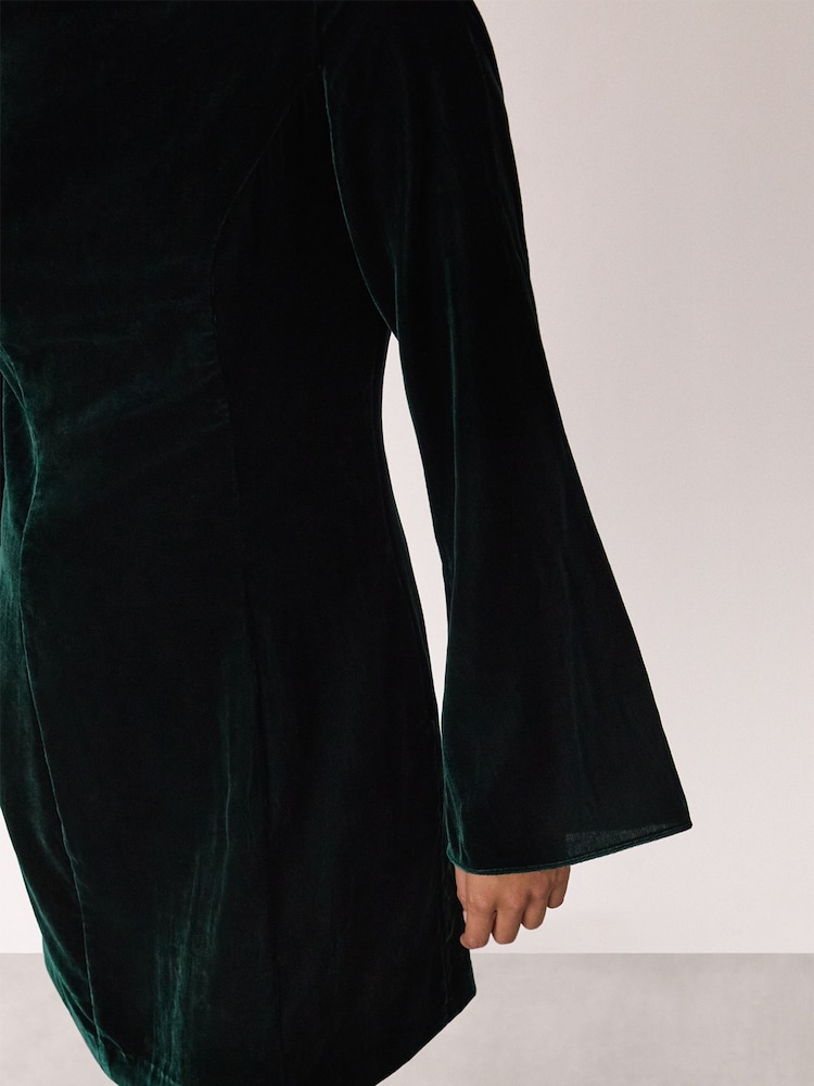 Verde - Whistles Velvet Flare Sleeve Dress - Imagen 3 de 3