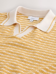 Amarillo - Textured Pattern Knit Trophy Polo Shirt - Imagen 3 de 3
