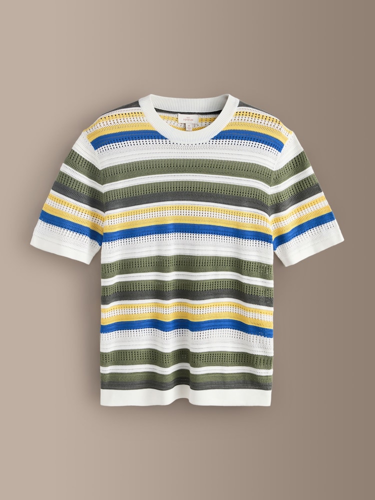 branco/verde - Camiseta de malha com padrão listrado exclusivo e detalhes em seda. - Imagem 1 de 3 branco/verde - Camiseta de malha com padrão listrado exclusivo e detalhes em seda. - Imagem 1 de 3