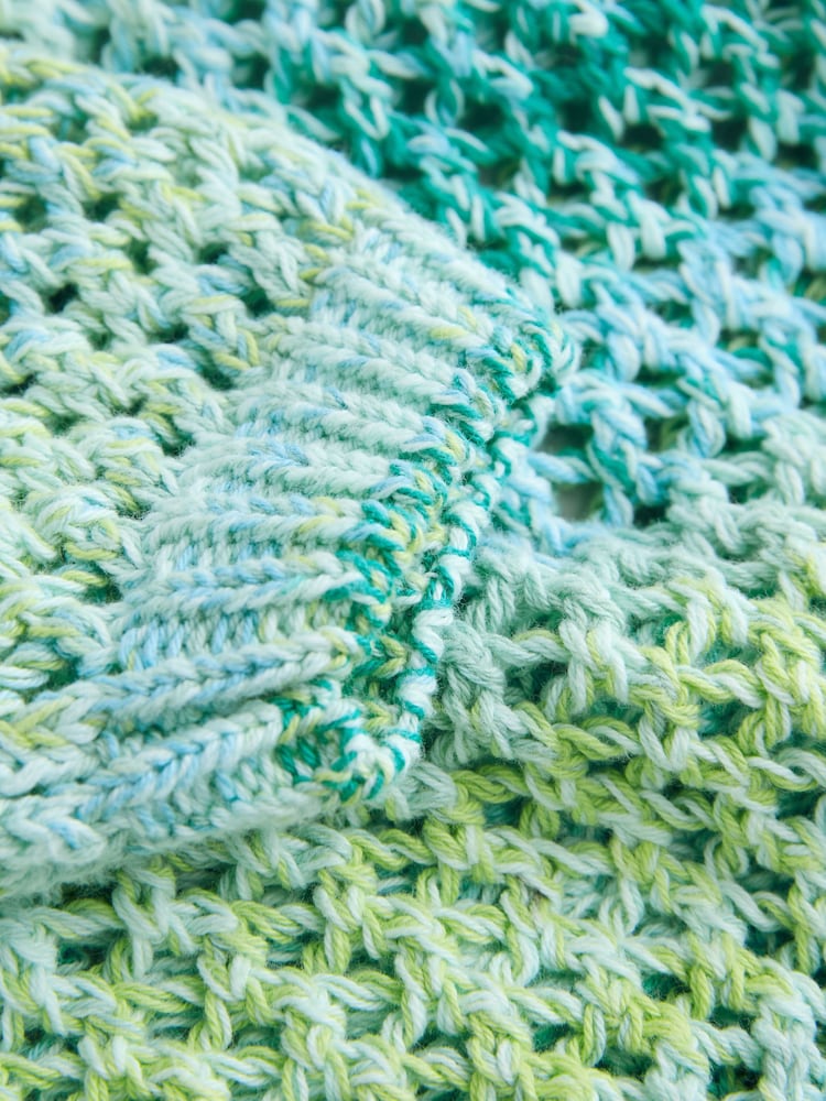 Green/Blue Spacedye - Schulterfreier Mesh-Crochet-Pullover aus 100% Baumwolle - Bild 3 von 3