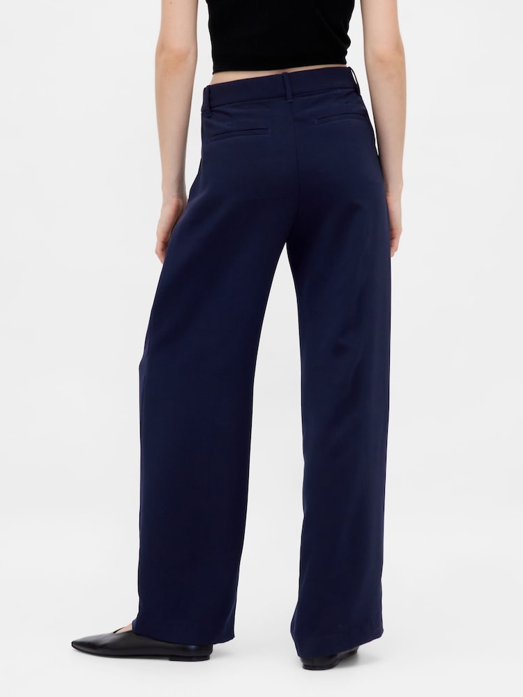 Gap Navy Blue 365 Low Waisted Pleated Wide-Leg Trousers - Image 2 of 6 Gap Navy Blue 365 Low Waisted Pleated Wide-Leg Trousers - Image 2 of 6
