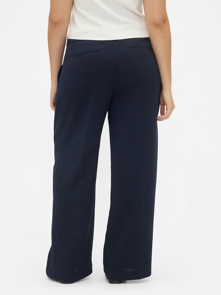 Gap Navy Blue 365 Low Waisted Pleated Wide-Leg Trousers - Image 6 of 6 Gap Navy Blue 365 Low Waisted Pleated Wide-Leg Trousers - Image 6 of 6