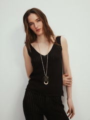 The Set 3 Pack Knitted V-Neck Strappy Vests Black/Chocolate Brown/Khaki Green - Image 3 of 6