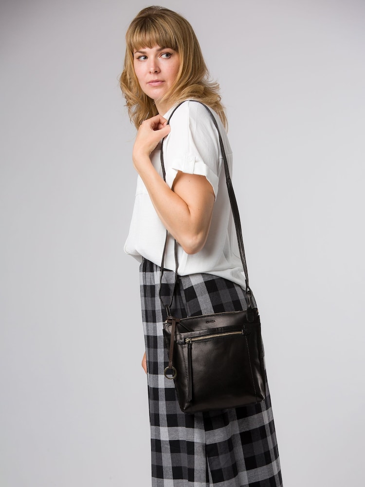 Conkca Zarro Leather Shoulder Bag - Image 2 of 2 Conkca Zarro Leather Shoulder Bag - Image 2 of 2