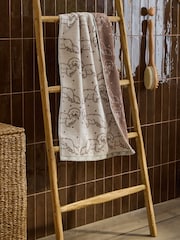 Daphne the Dachshund Towel - រូបភាព 1 នៃ 3