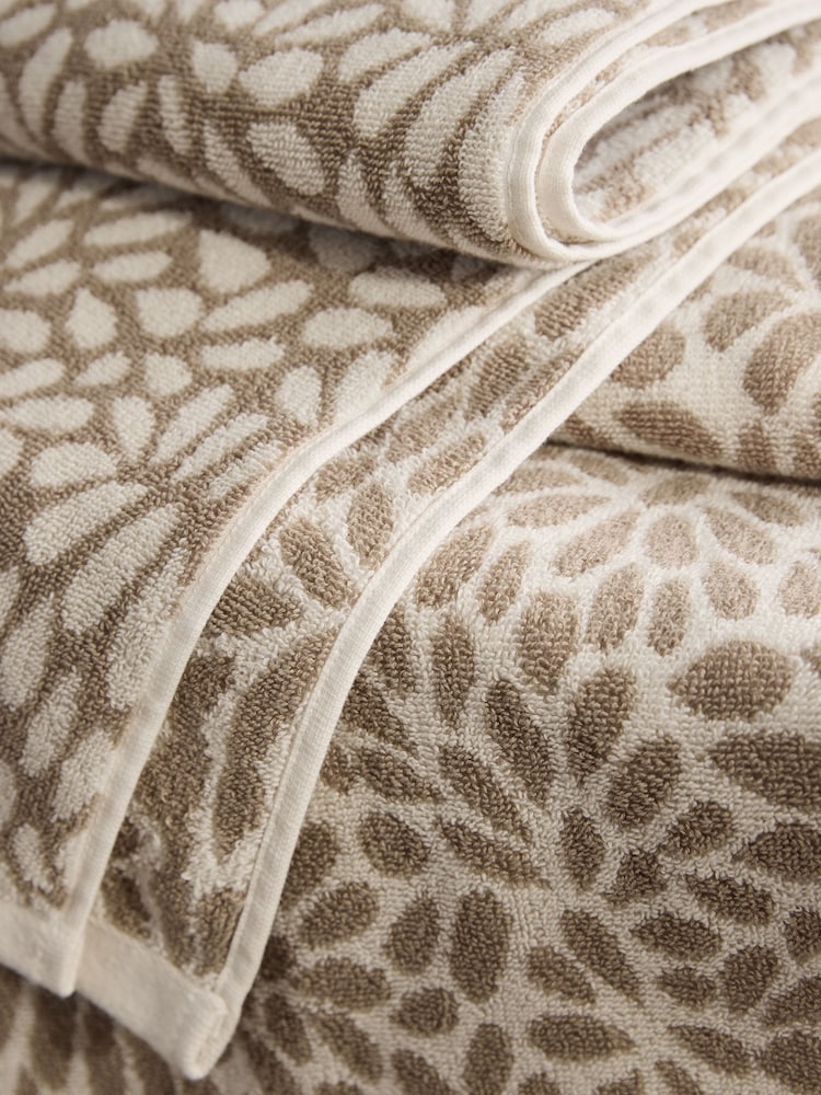 2 Pack Natural Spot Towels - Image 3 of 3