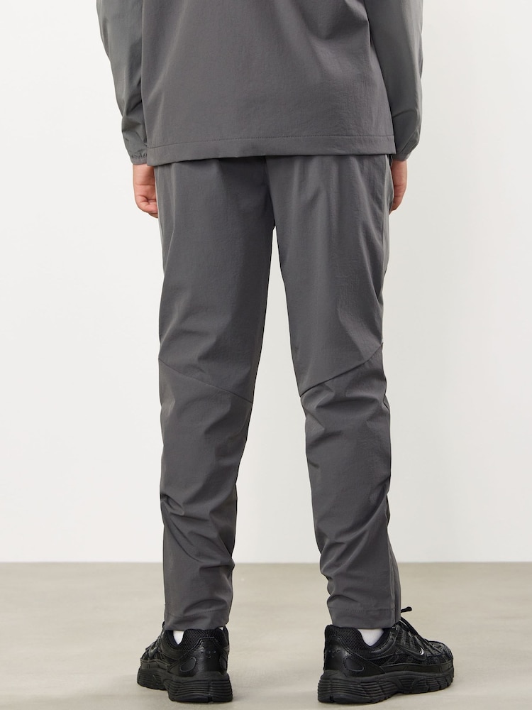 Gym King מכנסיים ארוגים, דגם Endurance - תמונה 2 מתוך 5 Gym King מכנסיים ארוגים, דגם Endurance - תמונה 2 מתוך 5