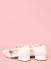 Lipsy White Narrow Fit (E) Low Block Heel Pearl Bow Occasion Flower Heeled Sandals - Image 4 of 5
