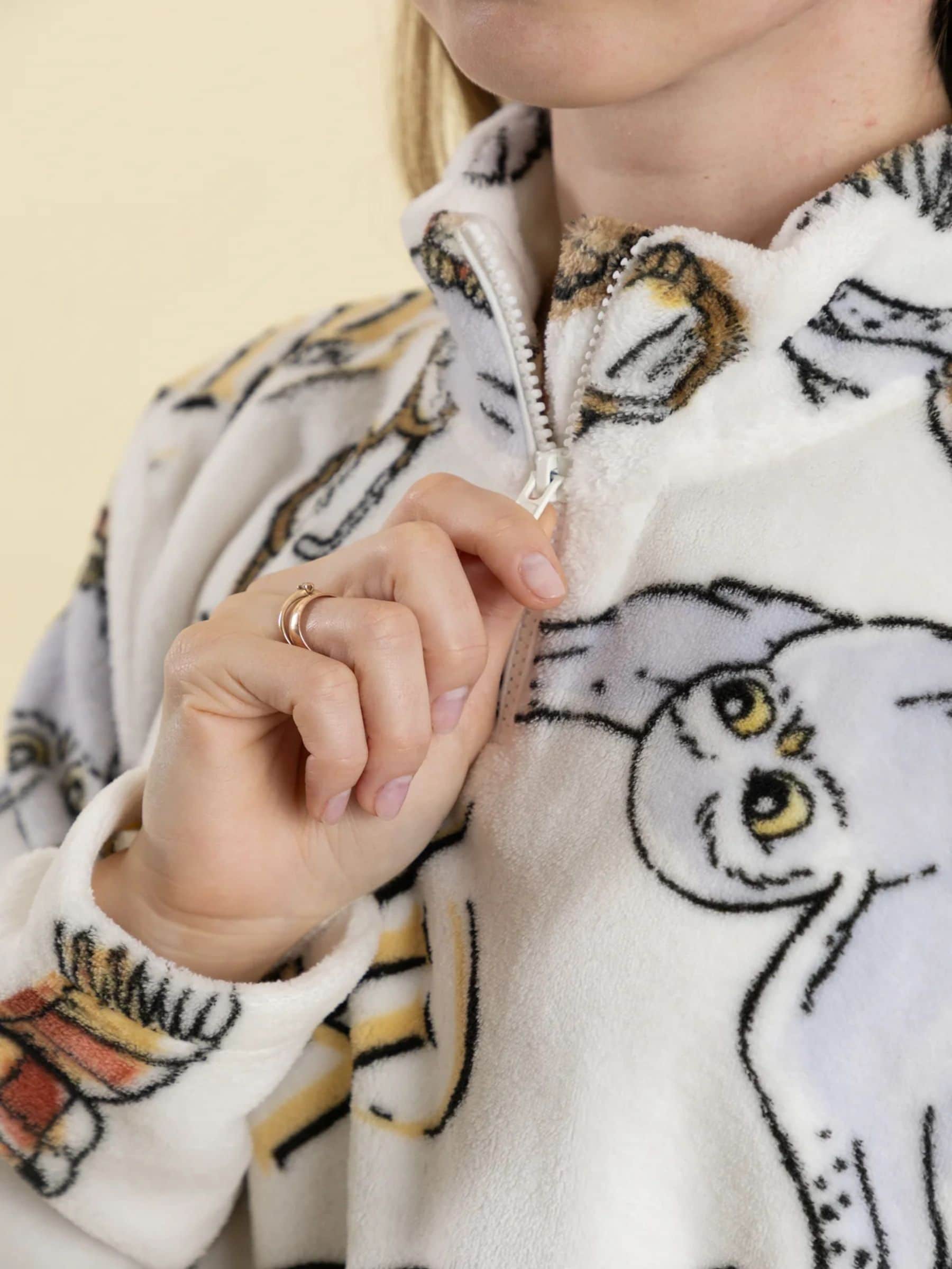 Buy Vanilla Underground White Harry Potter Hedwig Fleece Quarter