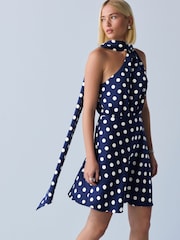 Marineblauw stippen - Textured Satin One Shoulder Mini Dress - Afbeelding 1 van 8