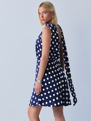 Marineblauw stippen - Textured Satin One Shoulder Mini Dress - Afbeelding 4 van 8