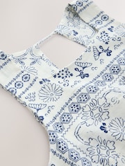 White/Blue Tile Print Linen Rich Square Neck Shift Mini Dress - Image 7 of 8