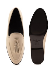 크림 - 오프 더 후크 모젤 가죽 태슬 로퍼 - 6의 이미지 4