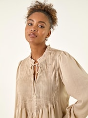 Natural - Roman Satin Pleated Tie Neck Tunic Top - Imagen 4 de 5