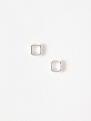 Oliver Bonas White Ava Mother of Pearl Sterling Silver Square Hoop Earrings - Image 2 of 5