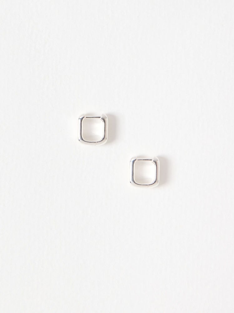 Oliver Bonas White Ava Mother of Pearl Sterling Silver Square Hoop Earrings - Image 2 of 5 Oliver Bonas White Ava Mother of Pearl Sterling Silver Square Hoop Earrings - Image 2 of 5