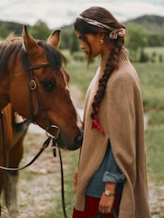 Tan Brown Horse High Neck Knitted Cape - Image 3 of 10