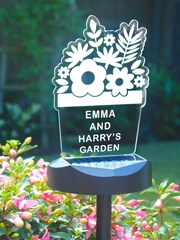 Personalised Plant Pot Outdoor Solar Light by PMC - Slika 3 iz 4