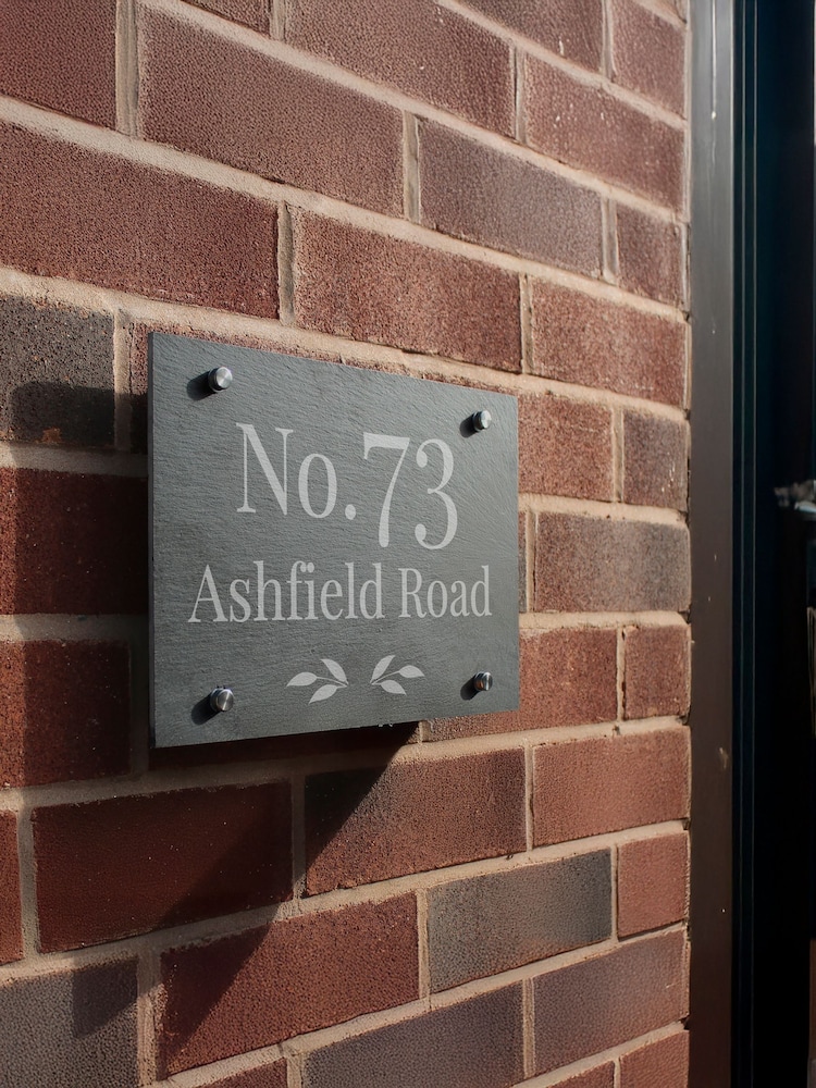 Personalised Leaf Slate House Sign by PMC - Image 3 of 3