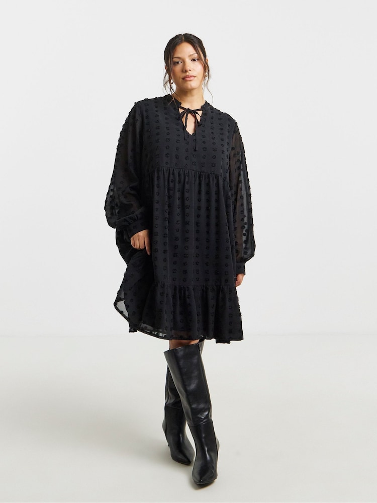 Simply Be Dobby Smock Dress - صورة 2 من 4 Simply Be Dobby Smock Dress - صورة 2 من 4