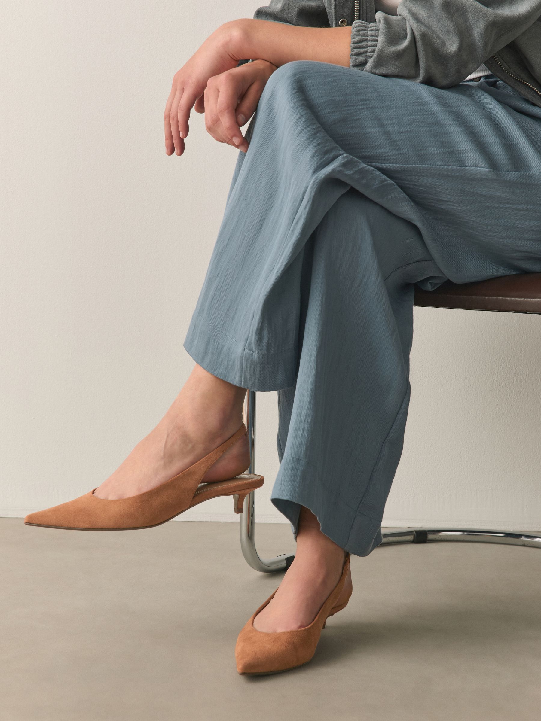 Cumpără Culoare nisipului - Tocuri joase din piele Forever Comfort