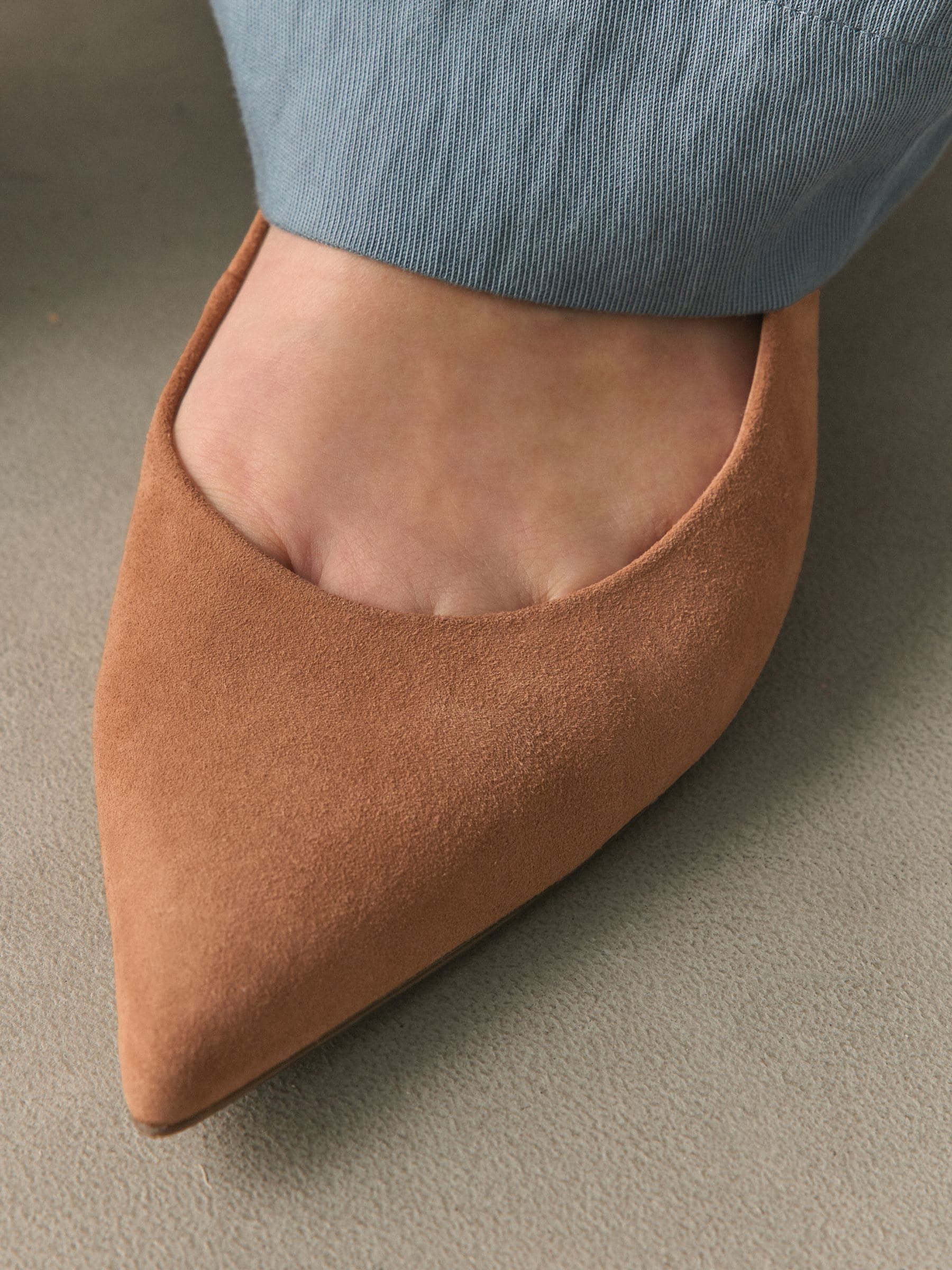 Cumpără Culoare nisipului - Tocuri joase din piele Forever Comfort