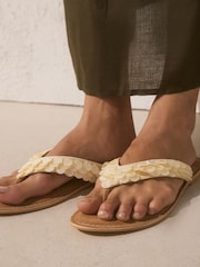 Bone/Cream Forever Comfort® Shell Thoe Thong Sandals - Image 5 of 8