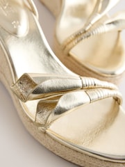 金色 - Forever Comfort® 皮革鬱金香船跟鞋 - 圖片 7/8