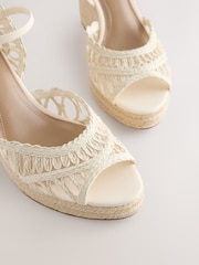 os - Chaussures compensées Forever Comfort® en raphia à bout ouvert - Image 7 de 8