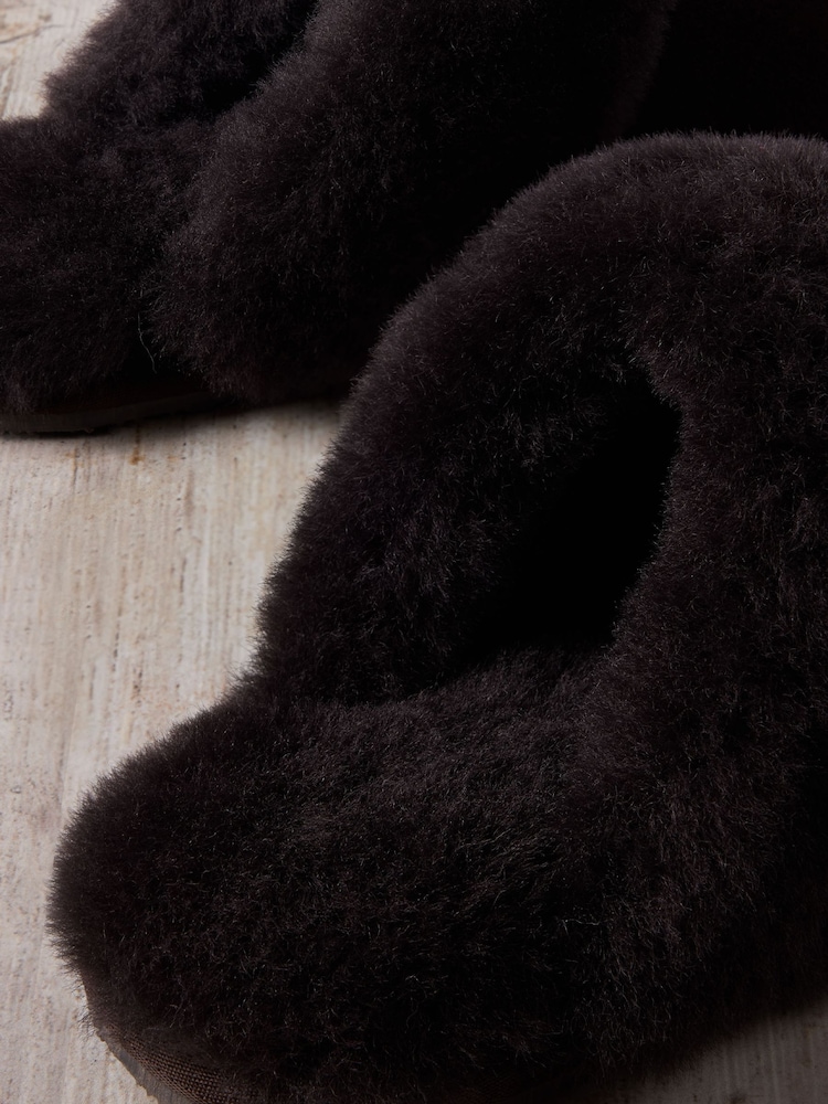 Chelsea Peers Brown Suede Sheepskin Mule Slippers - Image 4 of 4 Chelsea Peers Brown Suede Sheepskin Mule Slippers - Image 4 of 4